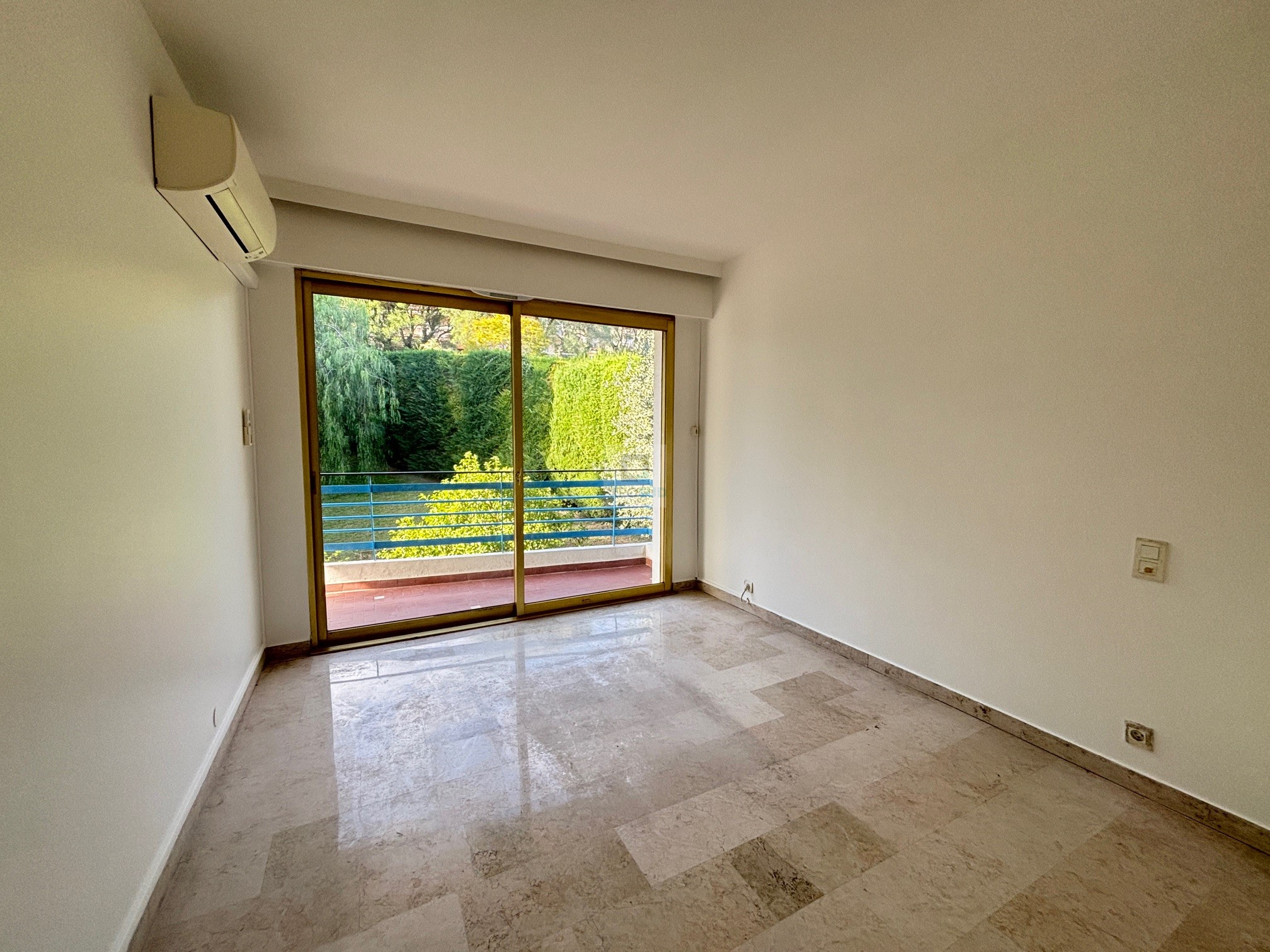 Location Appartement JUAN LES PINS 1 salles d'eau