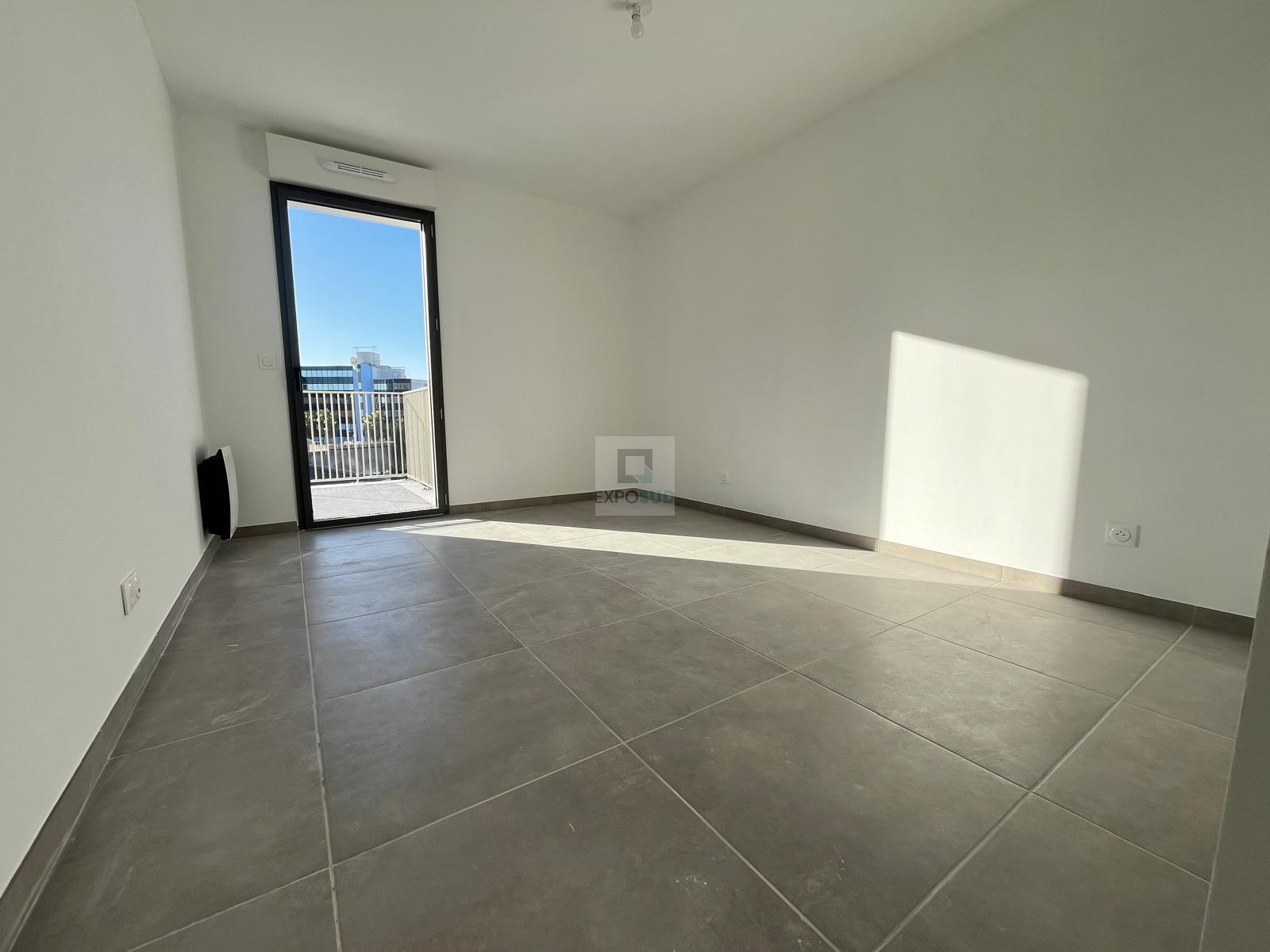 Location Appartement NÎMES individuel radiateur chauffage