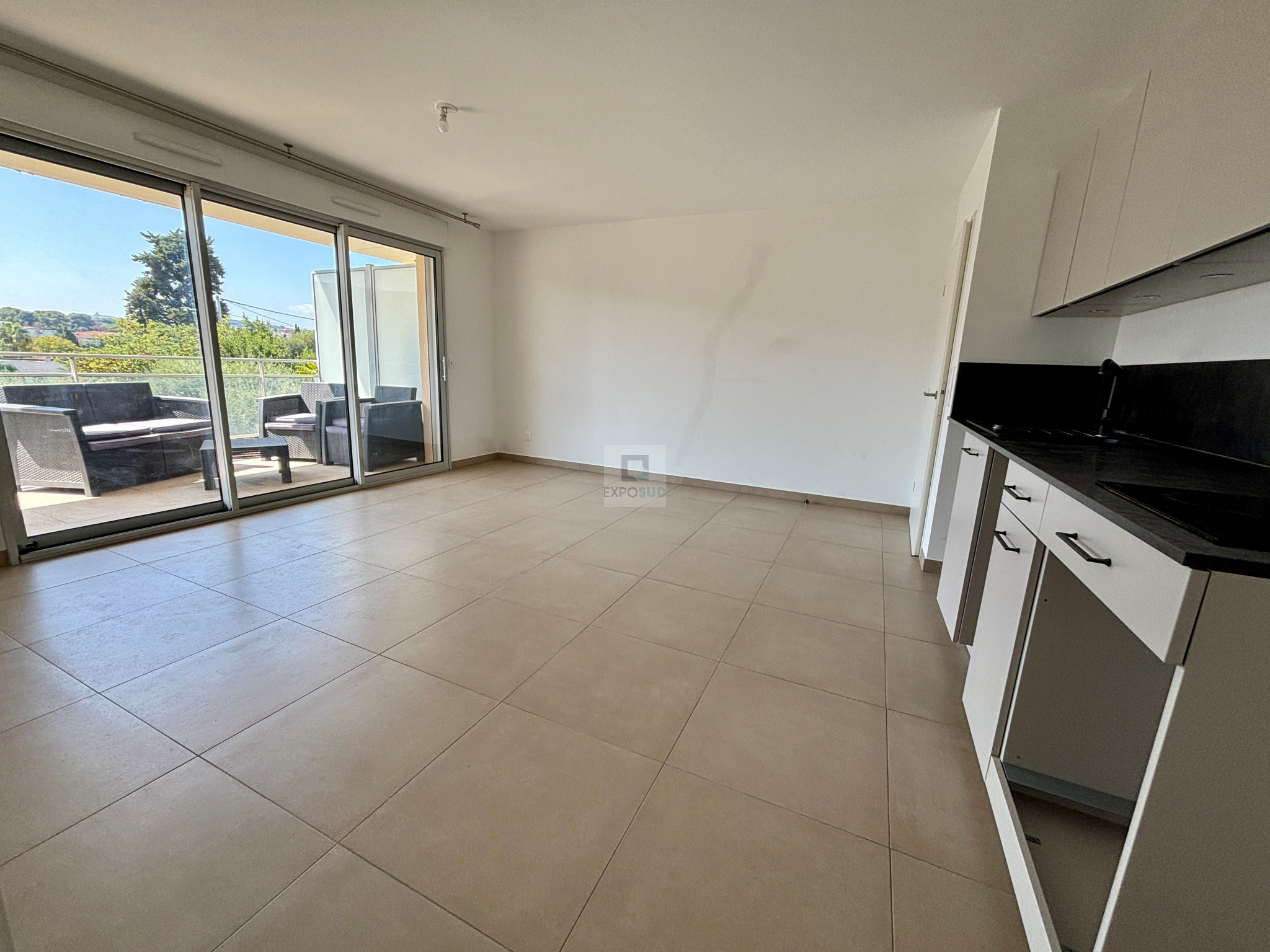 Location Appartement ANTIBES 1 salles de bain