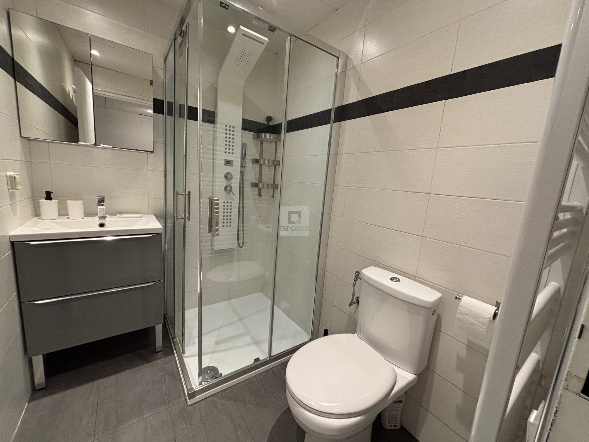 Location Appartement VALLAURIS aucune cuisine