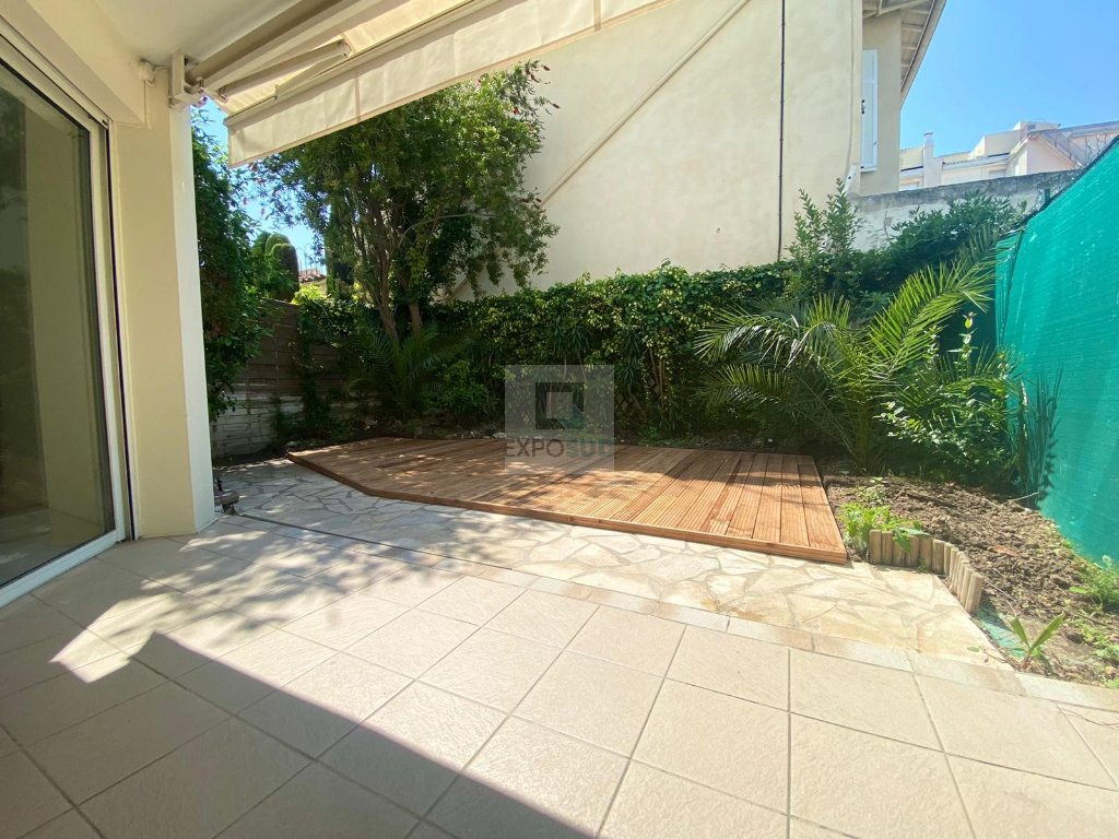 Location Appartement JUAN LES PINS 1 salles de bain