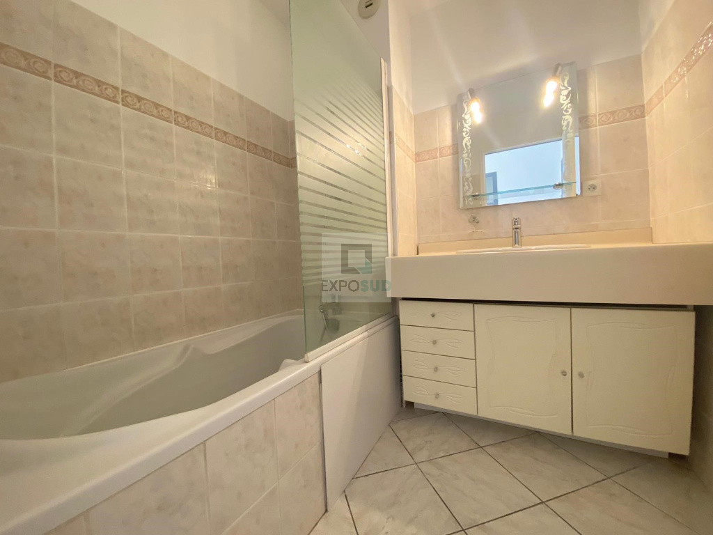 Location Appartement JUAN LES PINS 1 salles de bain