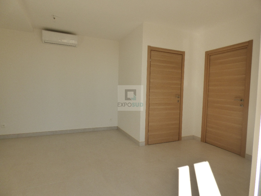 Location Appartement JUAN LES PINS individuel électrique radiateur chauffage