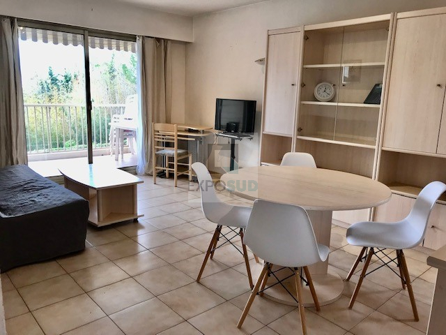 Location Appartement ANTIBES 1 salles de bain