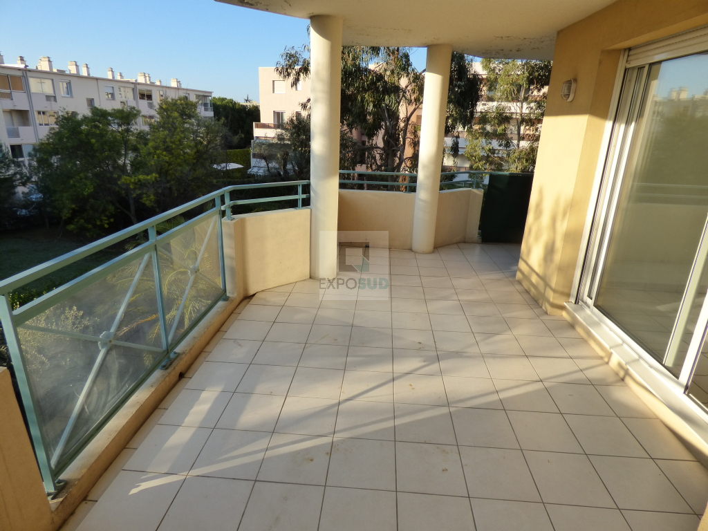Location Appartement 06600 1 chambres