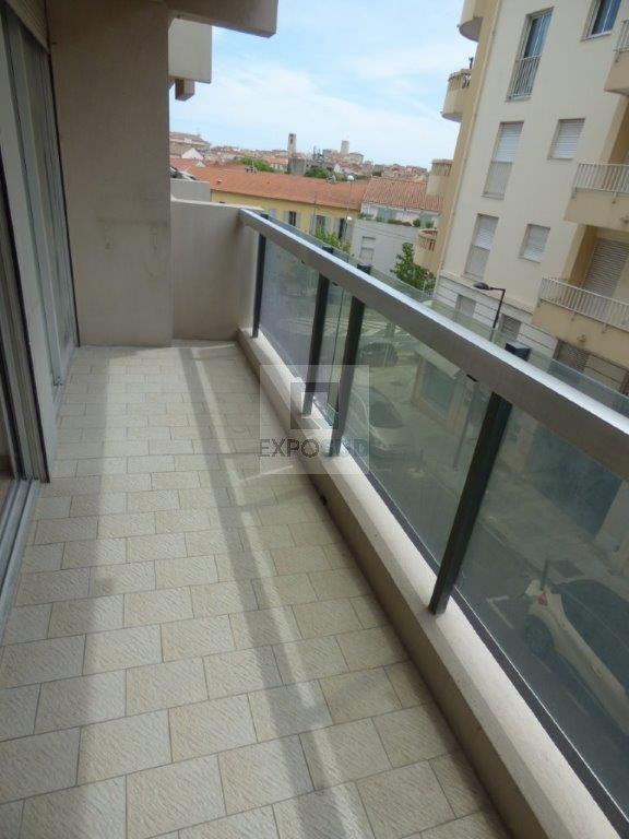 Location Appartement ANTIBES 1 salles de bain