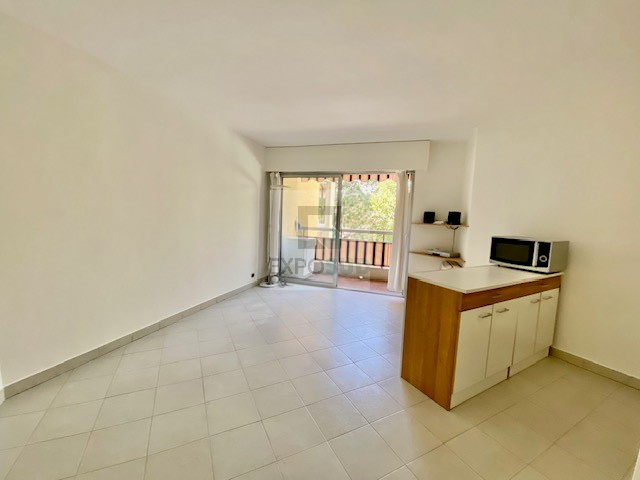Location Appartement ANTIBES surface habitable de 25.96 m²