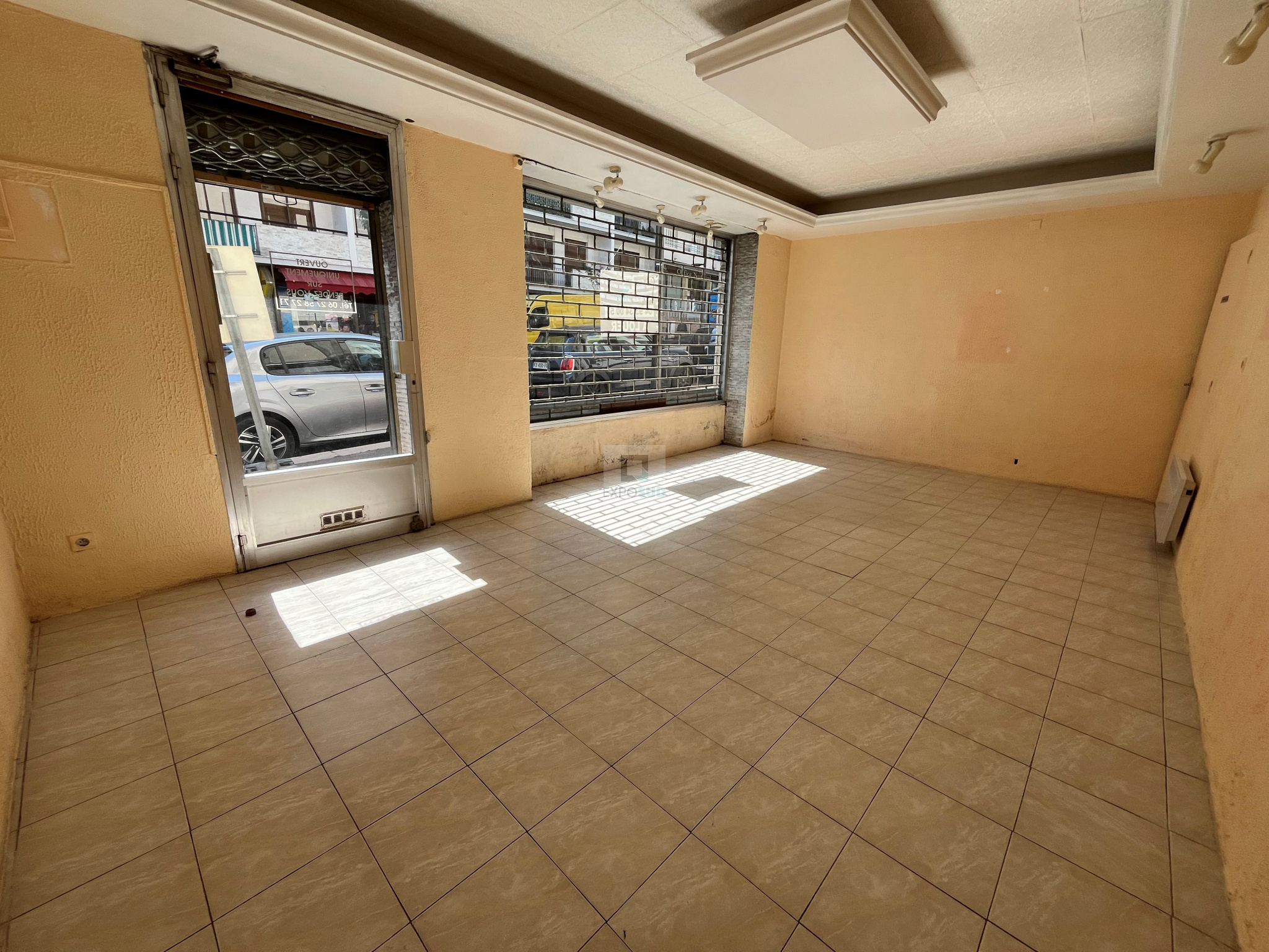 Location Local commercial ANTIBES aucune cuisine