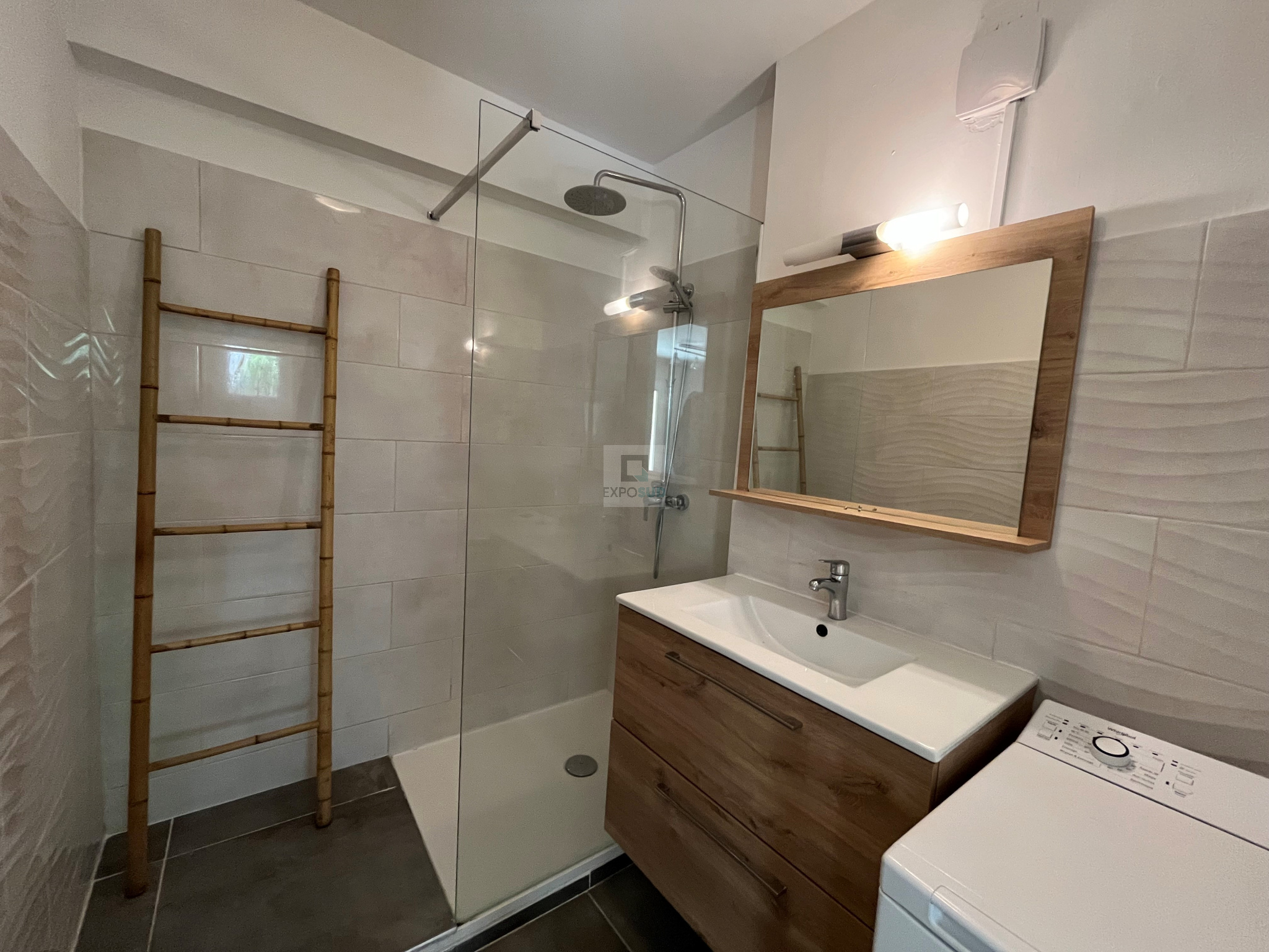 Location Appartement ANTIBES américaine cuisine