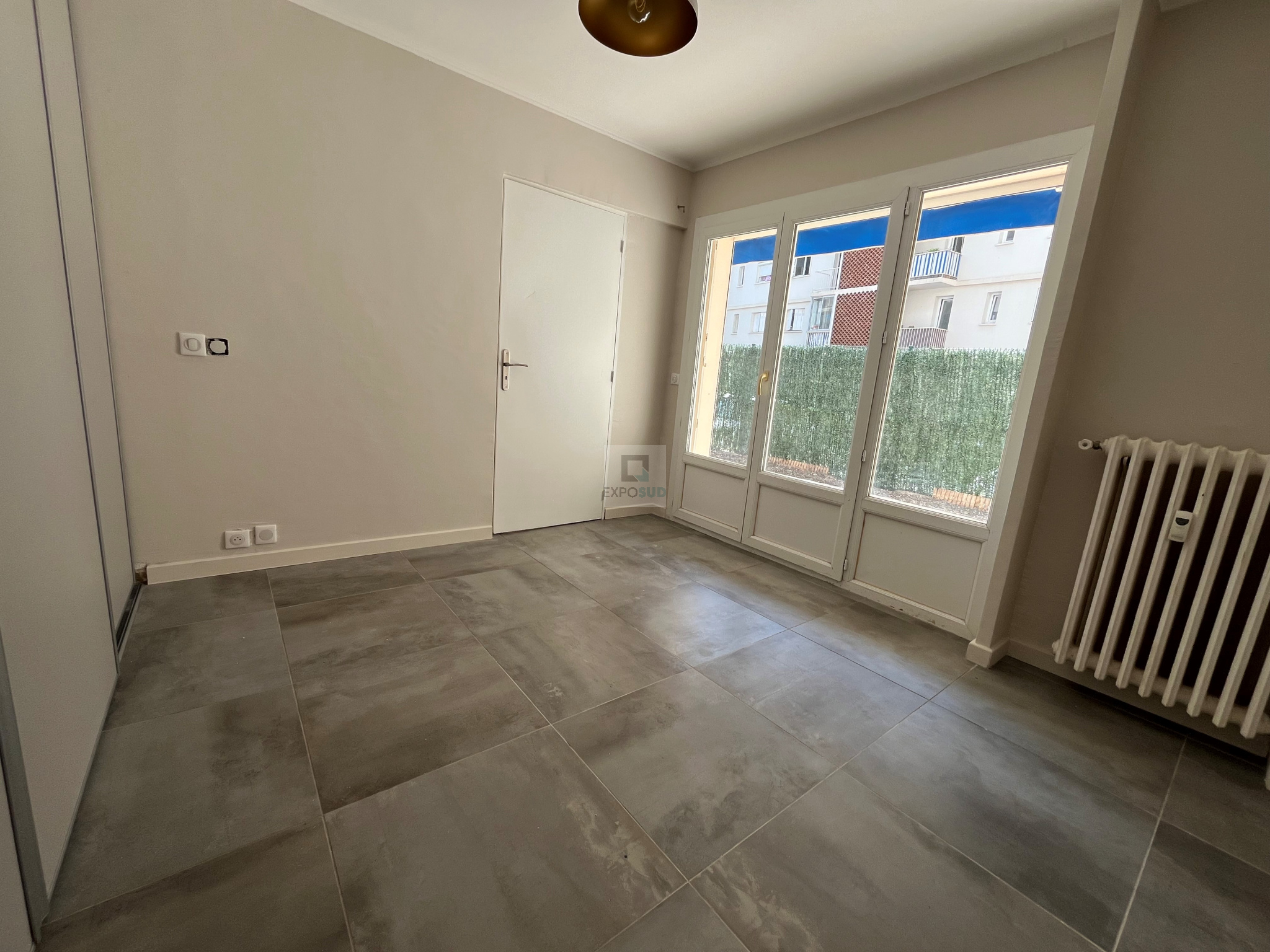 Location Appartement ANTIBES collectif radiateur chauffage