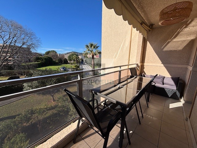 Location Appartement ANTIBES 1 salles de bain