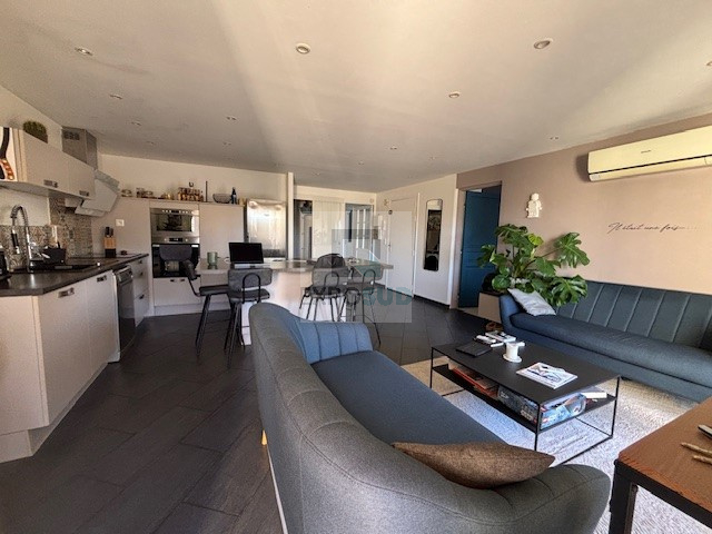 Location Appartement ANTIBES surface habitable de 76.32 m²